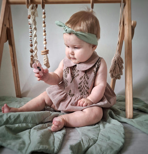 Wovara® Handgefertigter Baby-Strampler aus gewaschener Baumwolle mit Blockprint
