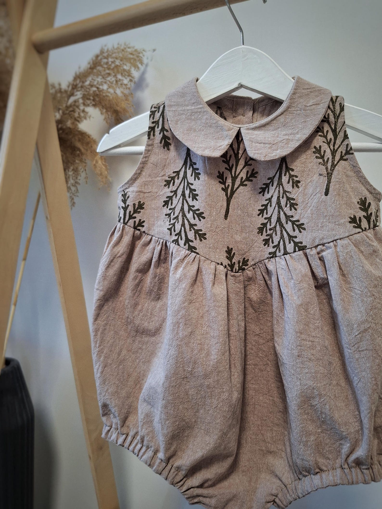Wovara® Handgefertigter Baby-Strampler aus gewaschener Baumwolle mit Blockprint